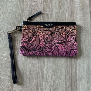 NWOT … VICTORIA’S SECRET Ombré Wristlet